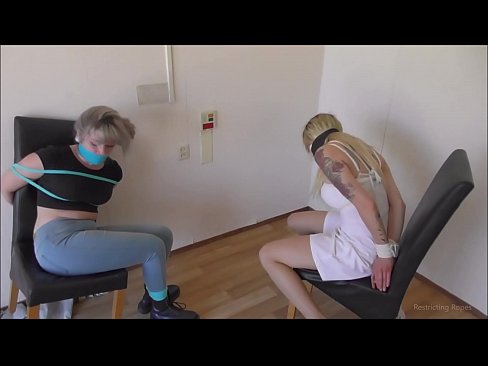 ❤️ Addicted / ceangailte agus gobáilte / cailin i bponc ❌ Porn na Rúise ag ga.https-tubsexer.ru ❌️